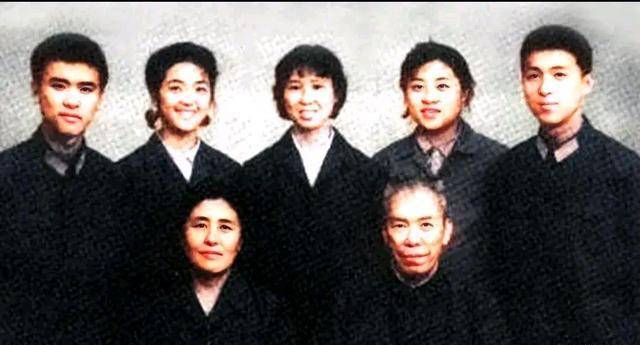 将军的全家福,被逮捕的一名纳粹女战犯_伊尔斯·科赫_翟曼霞_任桂兰