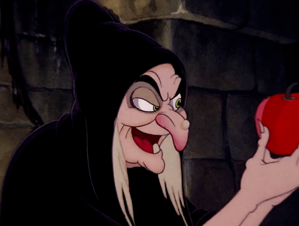 试想一下,只要把鼻子拉长,是不是跟这个巫婆的神情高度相似?