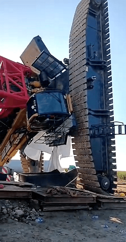 履带起重机吊装风电风机塔筒时翻车预估损失达千万