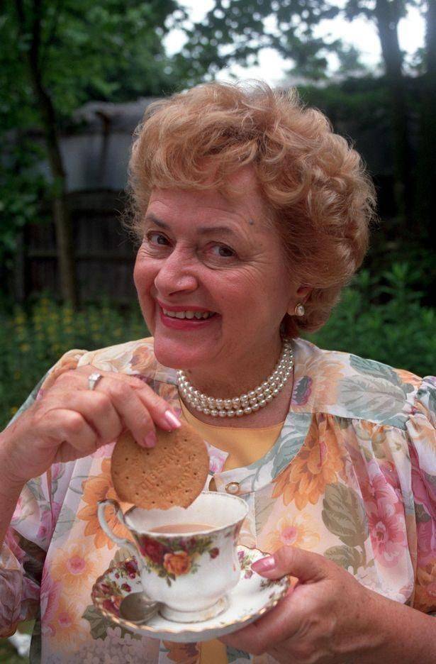 英国著名"辛夫人":家中办私密派对而入狱,传奇一生被拍成电影_辛西娅