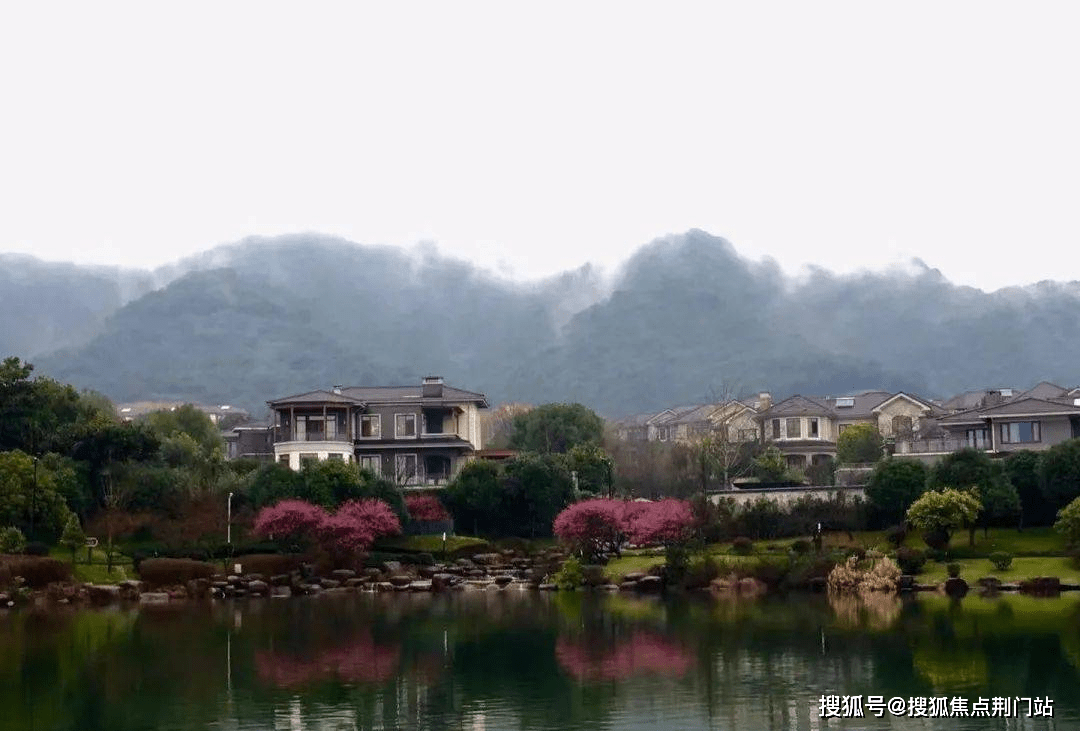 杭州富阳金宇云水山居售楼中心金宇云水山居银湖版块低密排屋