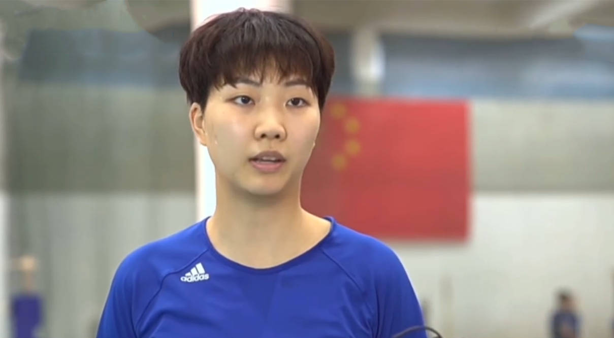 袁心玥突做意外决定,蔡斌郎平没看错人_比赛_短发_训练