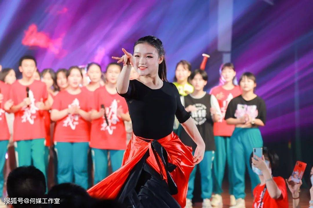 百年回响青春作答广东实验中学初中部举行2022年青年礼活动