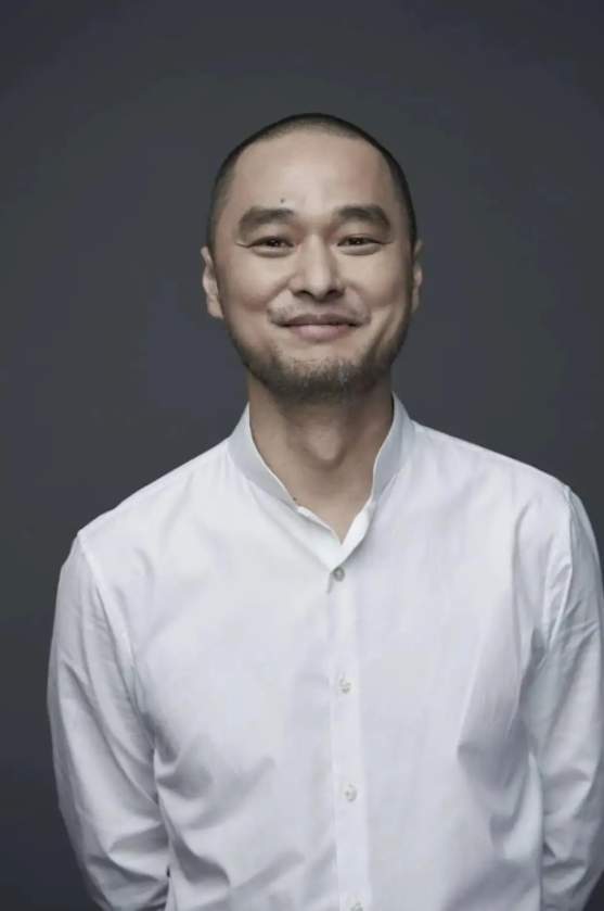 原创猛人冯唐如何避免成为一个油腻的中年猥琐男