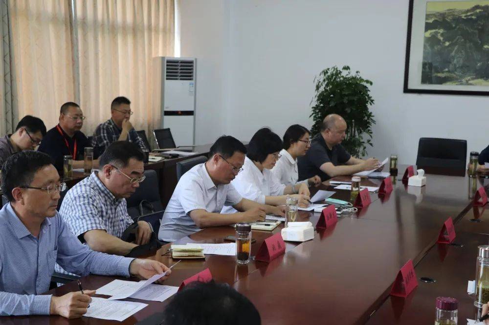 戴南镇副镇长,社会事业局局长朱静霞,市教育局副局长陆仁杰,市委教育