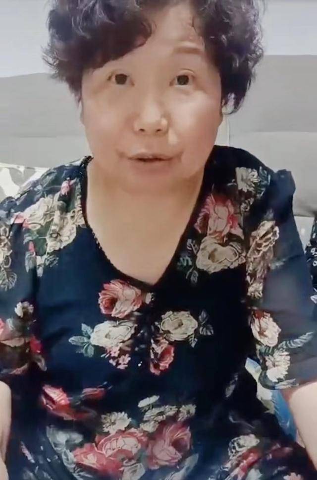 杜新枝近照曝光显憔悴,与昔日庆祝照形成鲜明对比_动态_网友_问题