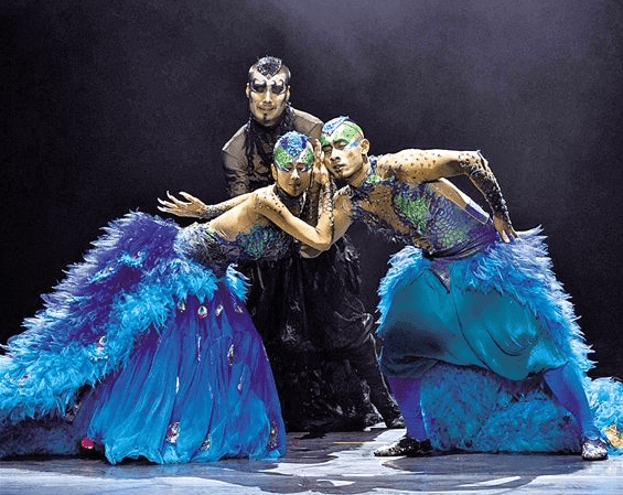 原创自然界中雄性孔雀比雌性漂亮而人类又是怎样呢