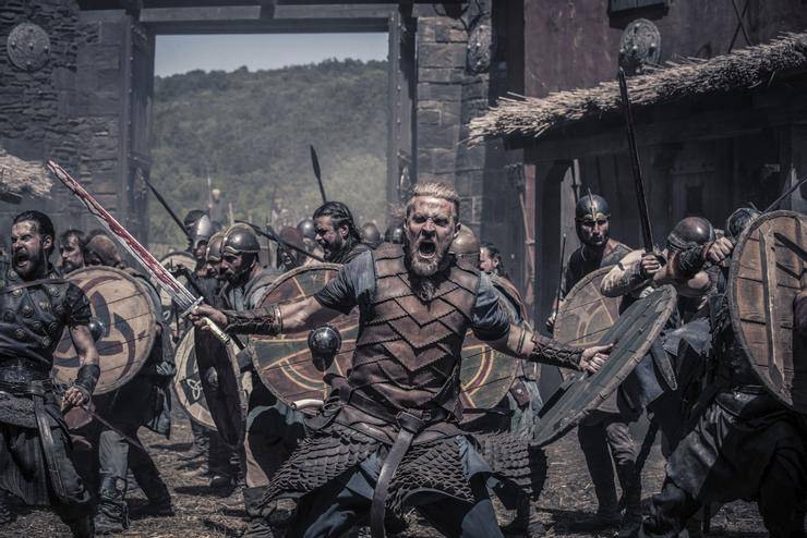 《最后的王国》中的权力游戏非常精彩,两大主角乌特雷德与国王之间的