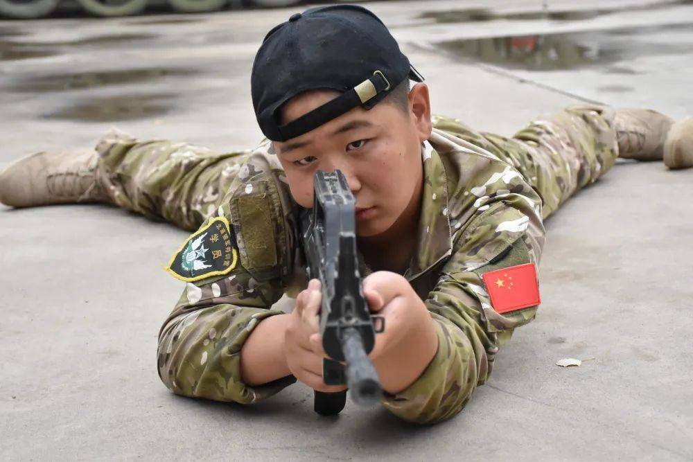 一起来看那些年参加过北漠狼军军事夏令营的小战士都收获了怎样的成长