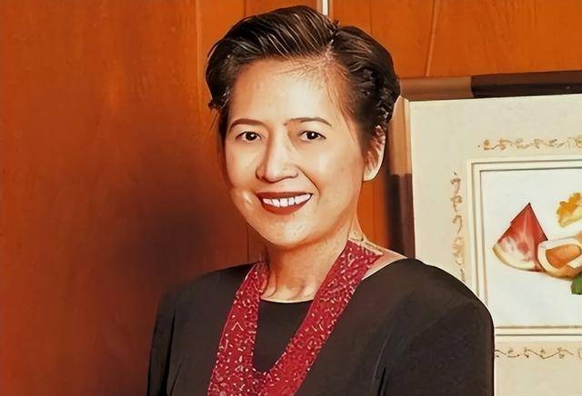 刘銮雄,籍贯广东潮州.1951年出生于香港,早年生活清贫.后来家庭条件有