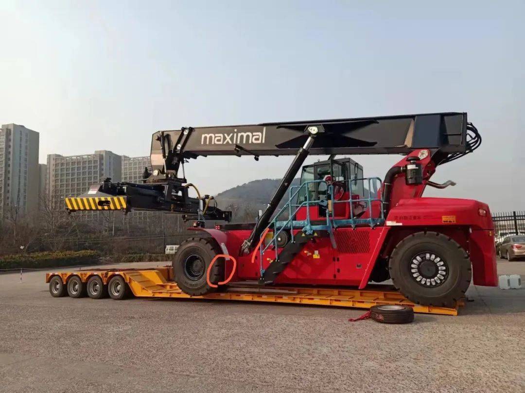 岛城"超人"——美科斯crs4532正面吊的应用案例分享_搬运_为客户提供