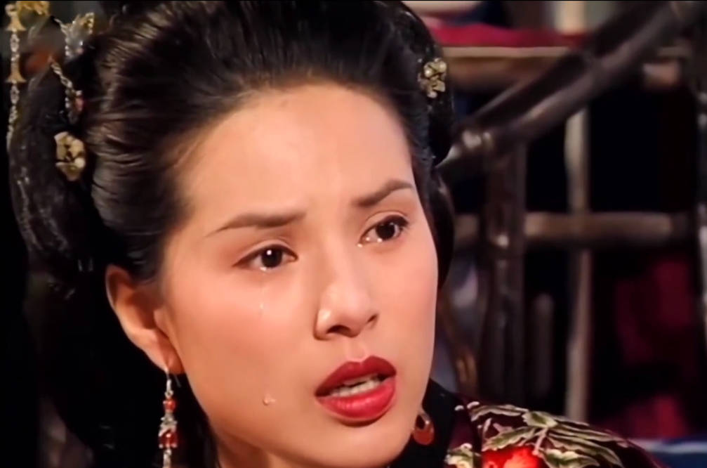 6版《天龙八部》李青萝对比:少时不知舅妈美,光顾看神仙姐姐了_王夫人