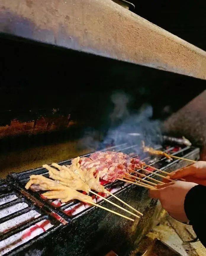 7家烟火气爆表的市井烧烤适合深夜党丨挖长沙