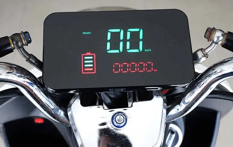 为什么电动车电池一充电就满一加速就掉2格电这3大原因是关键