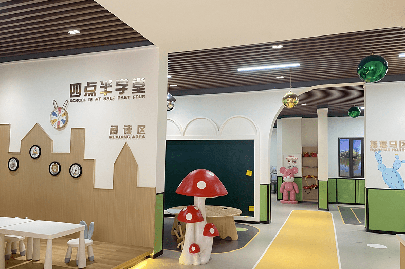 四点半学堂实景图小区里面完全人车分流,居住更有品质,更安全.