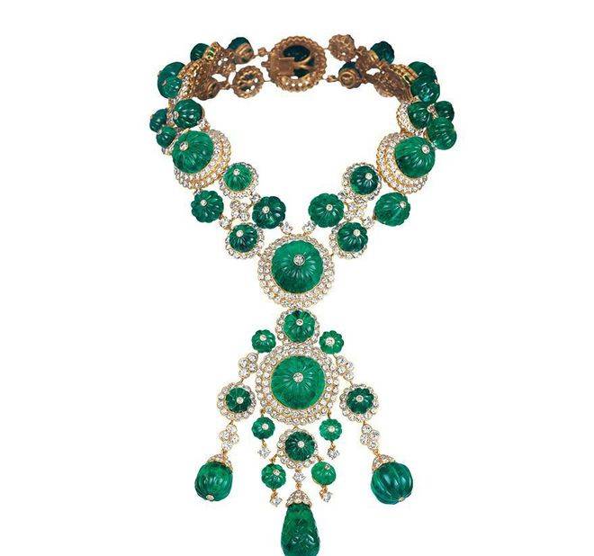 梵克雅宝“Enchanting Green Stones”珠宝展：迷人的绿色宝石_手机搜狐网