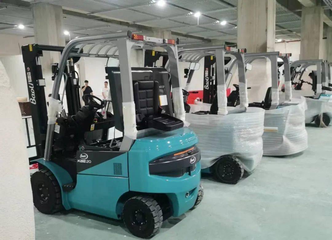 25宝骊电动叉车开启冷链物流领鲜模式