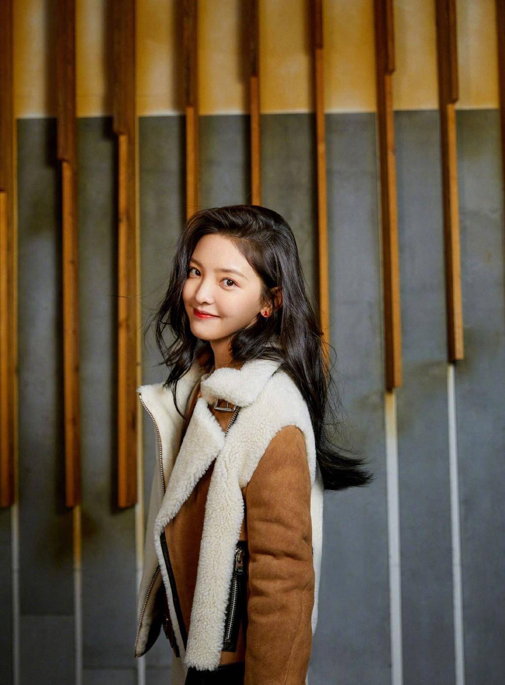 《我就是演员之巅峰对决》中,以学徒身份参加节目的章若楠首次以民国