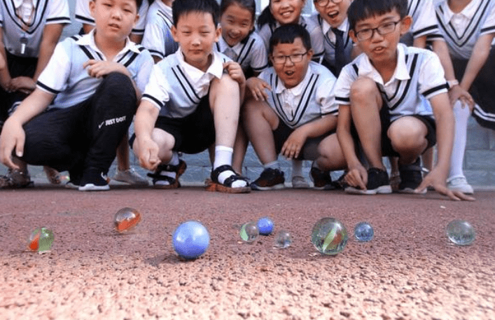 原创六一儿童节来了还记得我们小时候的快乐吗现在真的很难找回了