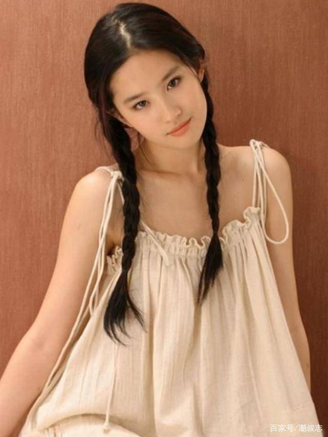 原创刘亦菲近照被调侃没包袱18岁就有仙女颜素颜难到不正常