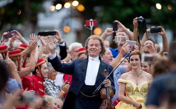 安德烈·瑞欧(andrérieu)将在国外电影院庆祝自己的70岁生日_马斯特