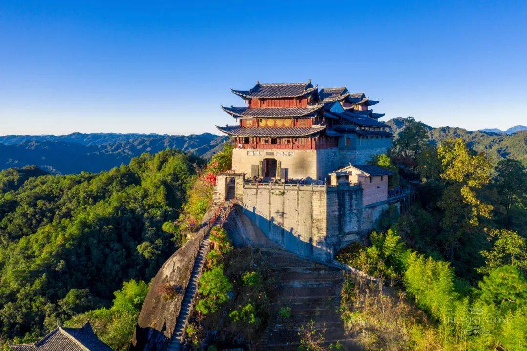 学生专属礼遇腾冲云峰山