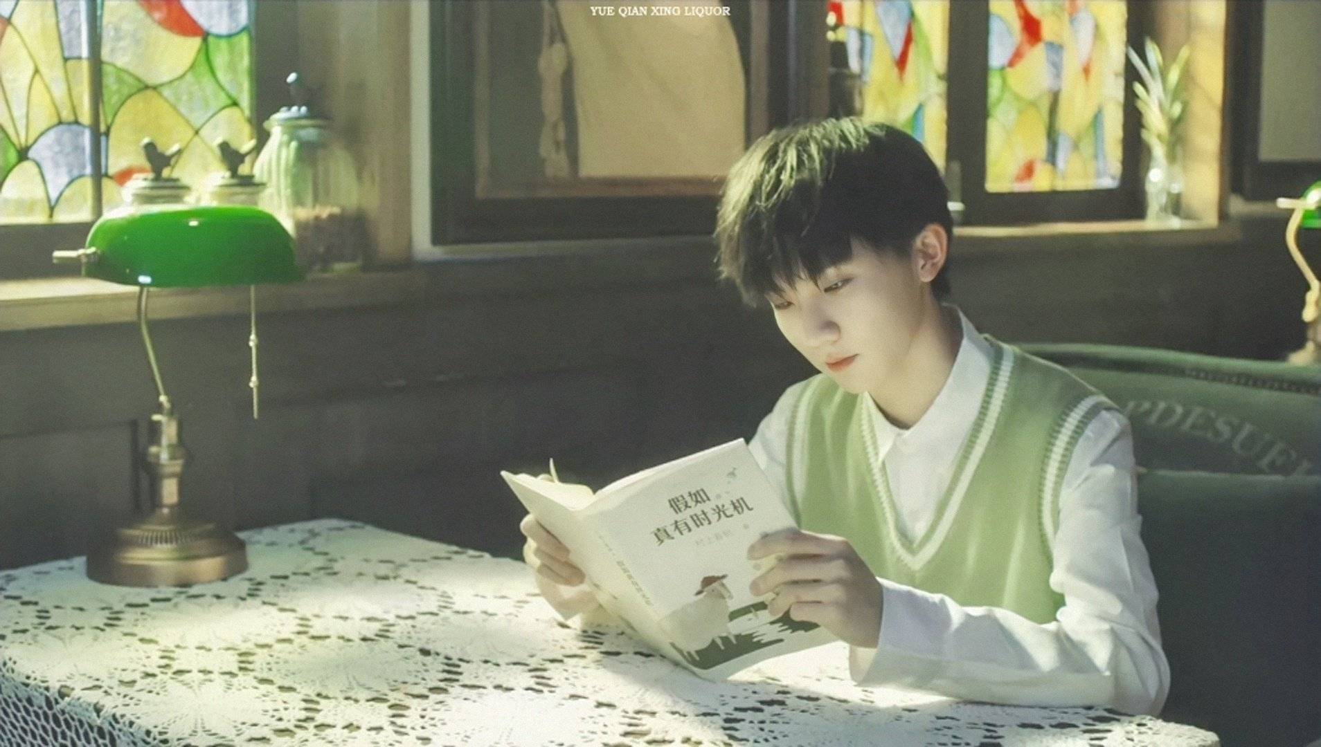 作为今年的高考生,以勤奋的学霸人设吸引了一大波粉丝的马嘉祺,一个