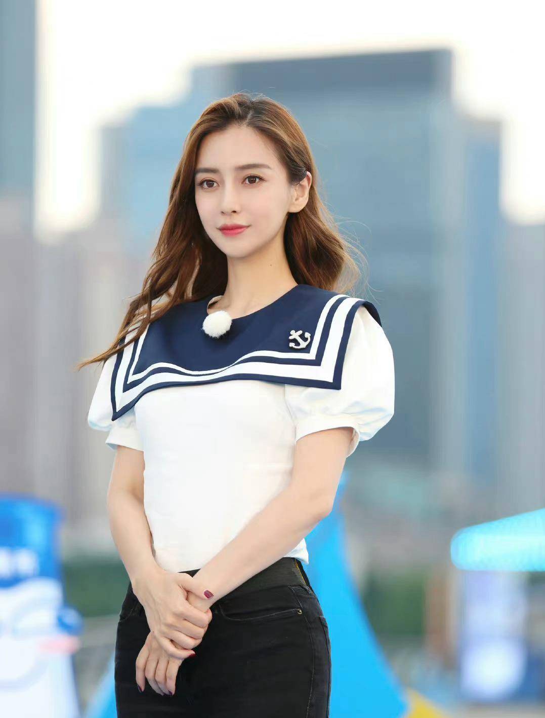 美女明星的水手服造型,个个清纯靓丽,哪个是你最爱_孙芮_身材_杨幂