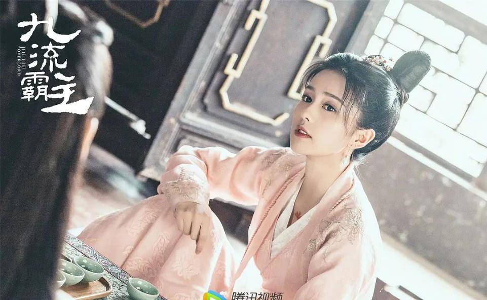 白鹿:网红出道 于正力捧 优秀的她 未来可期_赵丽颖_许凯_白鹿会