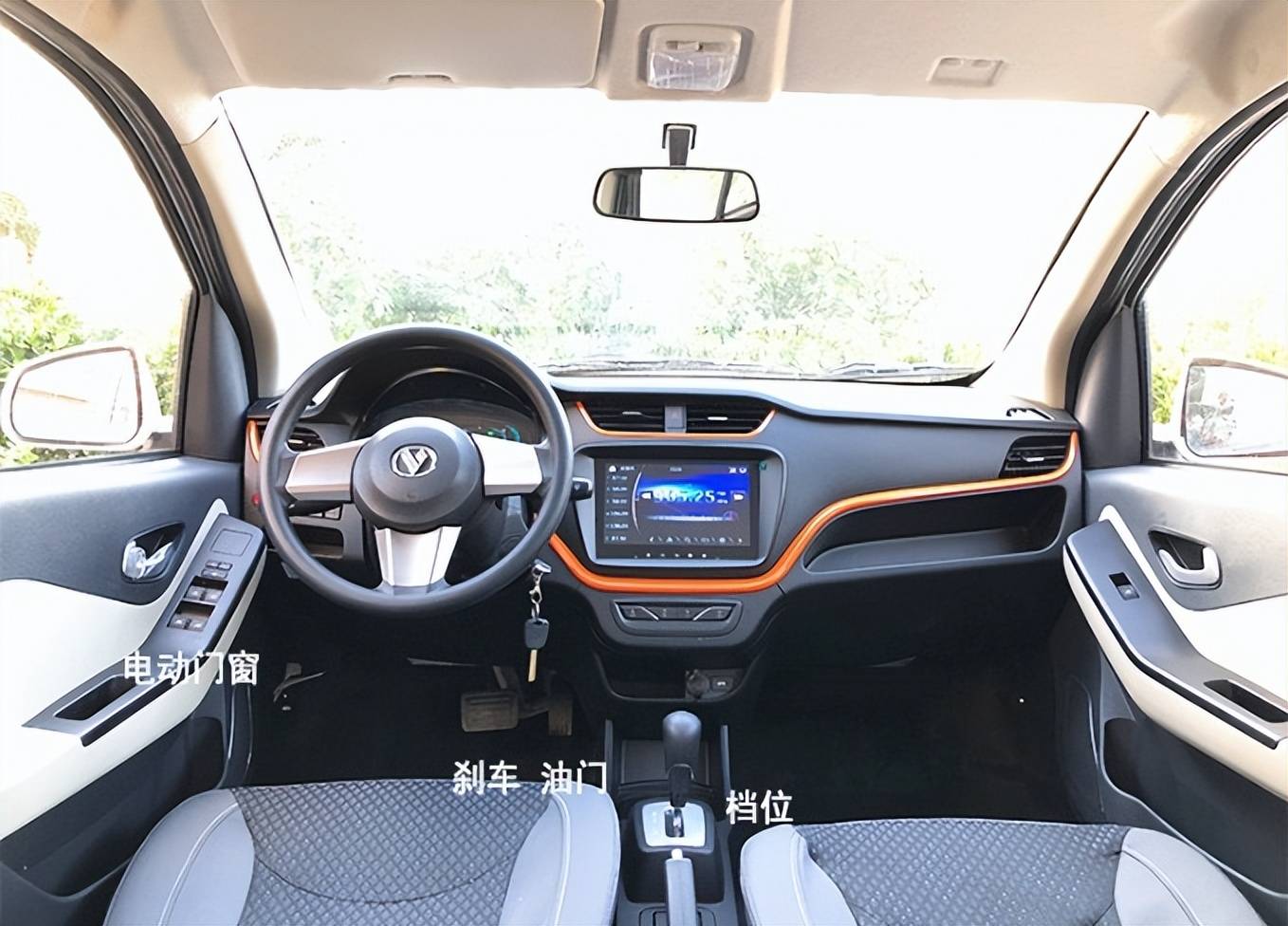 这2款低速四轮电动车,不是粗制滥造,油电两用,续航200公里以上