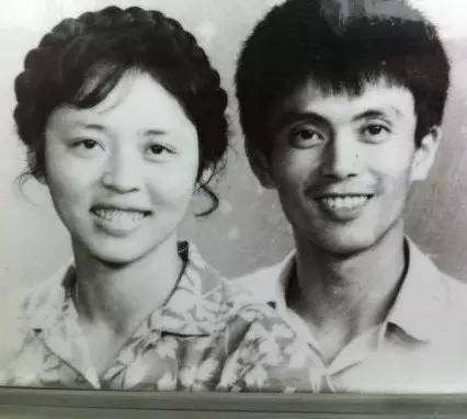 原创刘亦菲妈妈证件照曝光素颜五官脸型太标志把舒畅衬得黯然失色