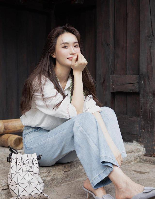 原创15个拍照手的摆拍姿势拍照这样拍自然不尴尬一镜美到底