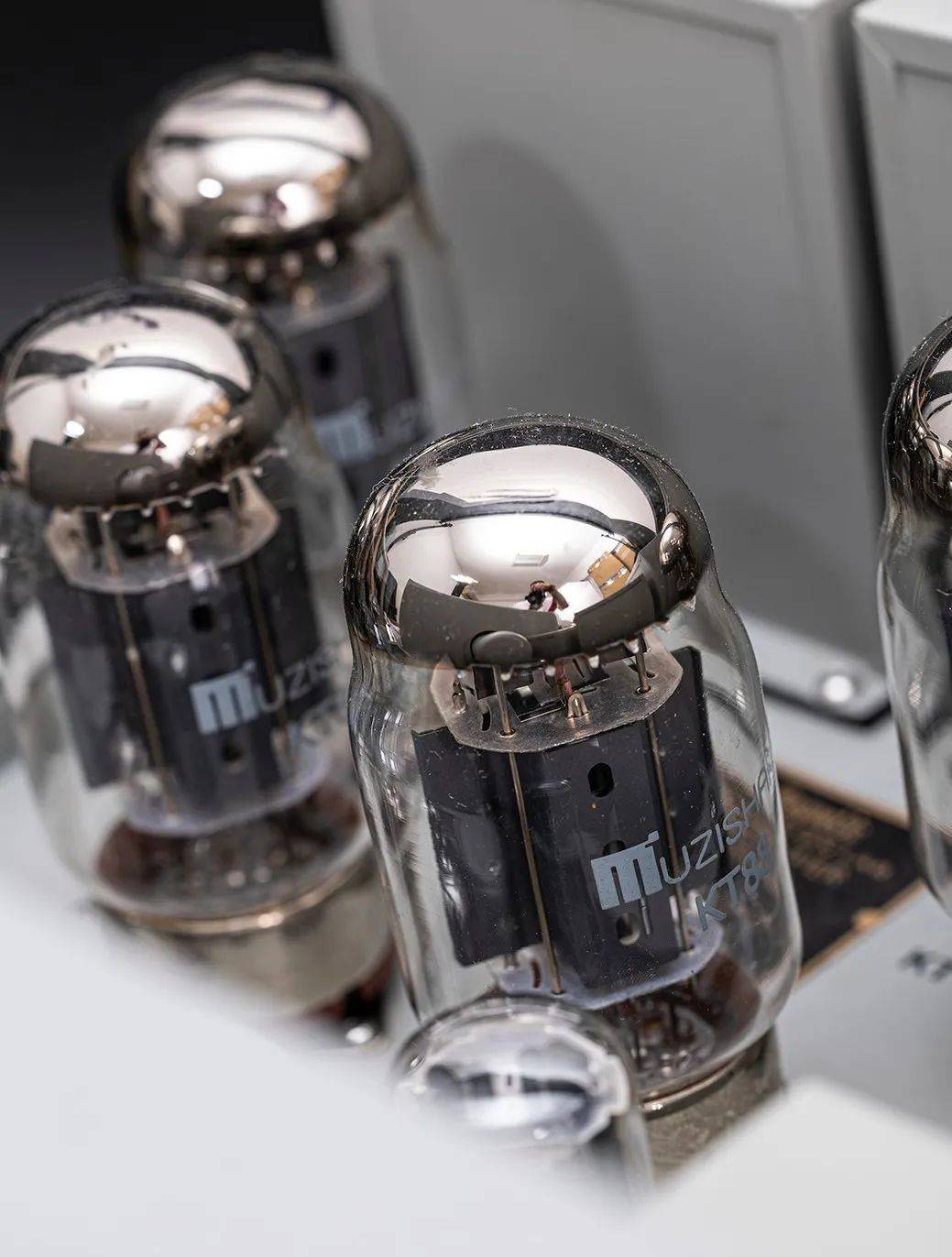 最好听的kt88胆机佛山丽磁三十周年纪念安歌as127合并功放