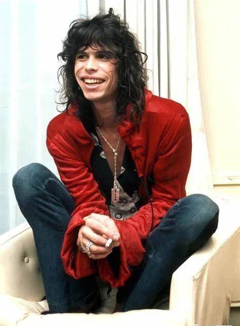 11岁才知道亲爹是谁,却用幸福的童年治愈一生_丽芙·泰勒_碧碧_妈妈