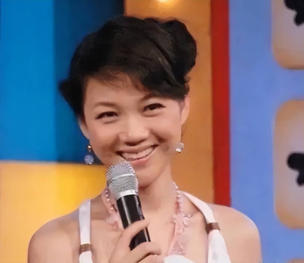 周群:与郭德纲是挚友,自嘲月薪3000,圈外老公至今未公开_节目_李彬