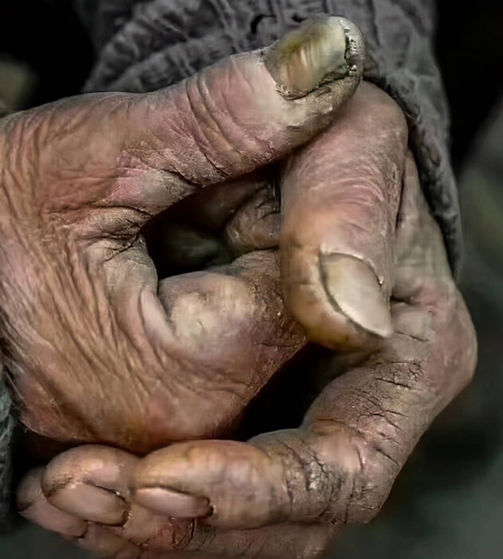 原创故事每逢雷雨夜就会有怪声不断上古康王显灵还是有