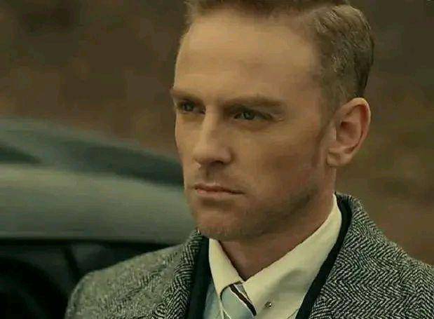 吴老狗成了当时的风云人物,成为了长沙老九门中的狗五爷