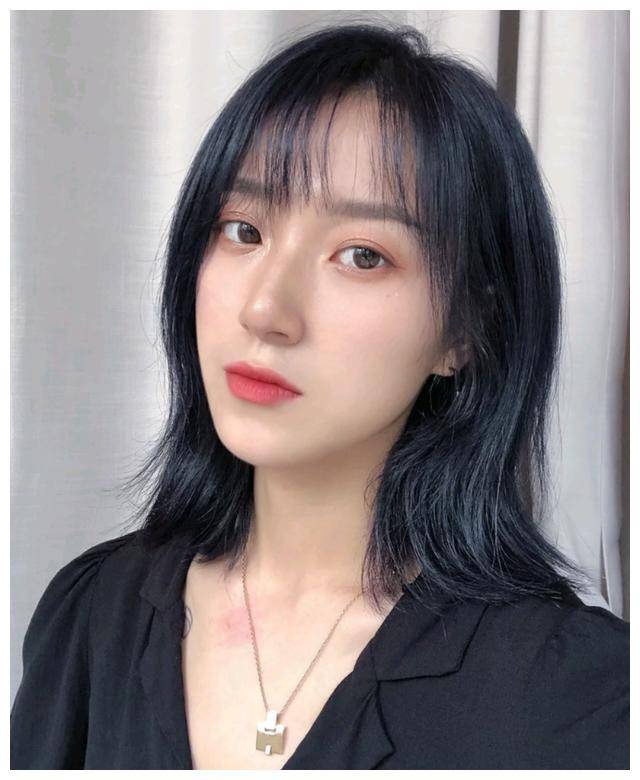 原创2020流行新趋势4款比黑茶色还百搭的发色染上显白又提气质