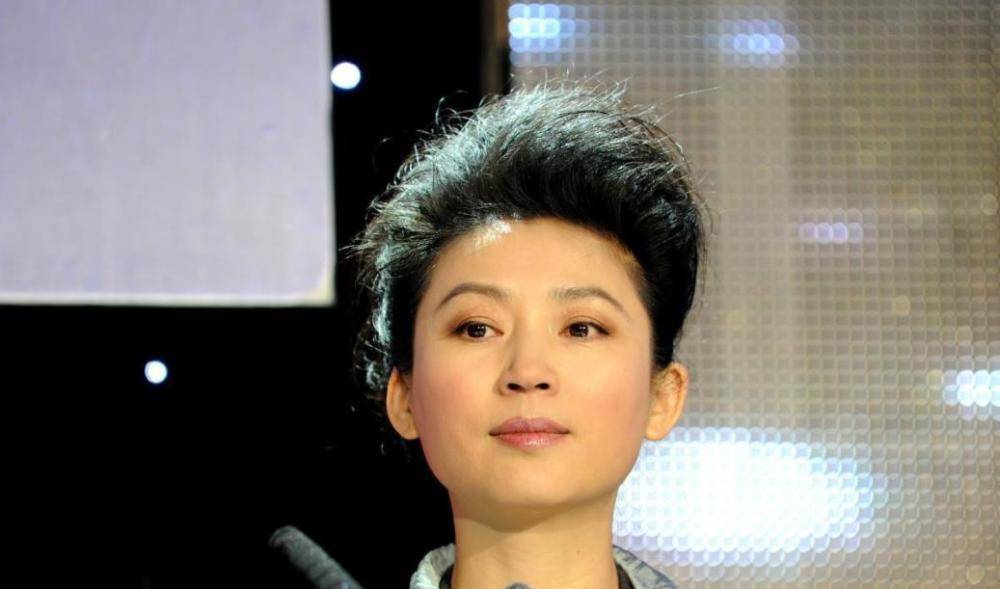 而作为电视主持人,大多数女性更是"才貌双全",比如董卿,李思思等都是