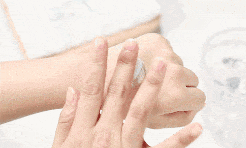 教你3个小妙招,开窗睡觉都不怕_蚊虫_小孩_风油精