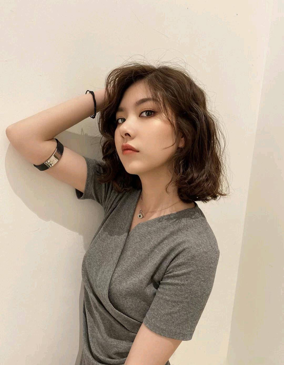 原创今夏流行短发发型减龄时尚不说还很显脸小方脸女孩也适合