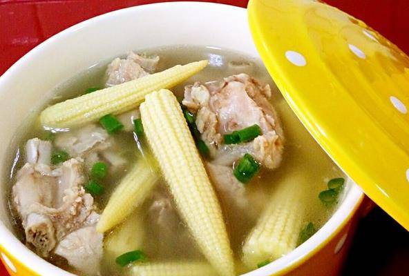 今天给大家分享一道汤,它是玉米笋排骨汤,不仅营养价值高,而且能起到