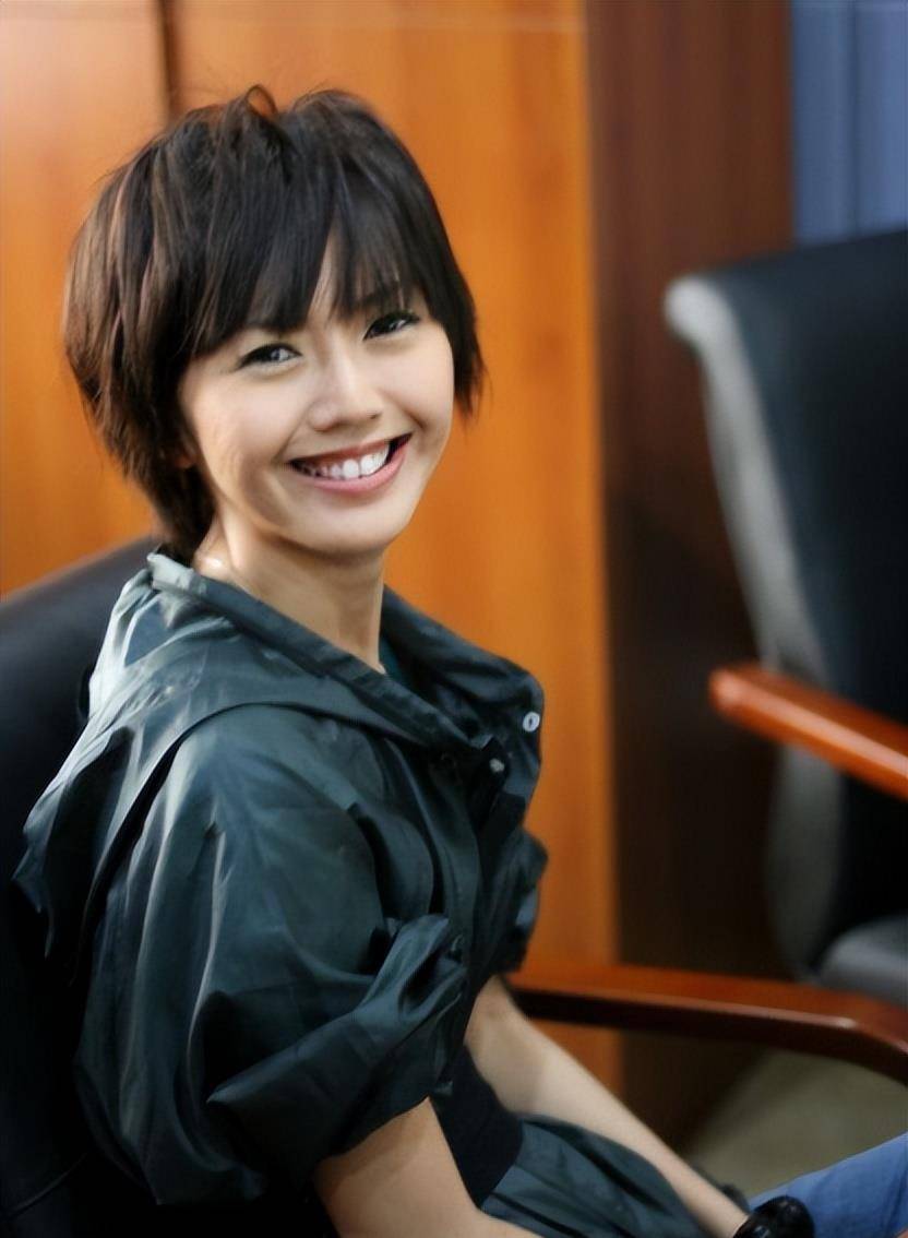 22岁打败周杰伦的她,一回归就引起两代人的回忆杀…_孙燕姿_专辑_音乐