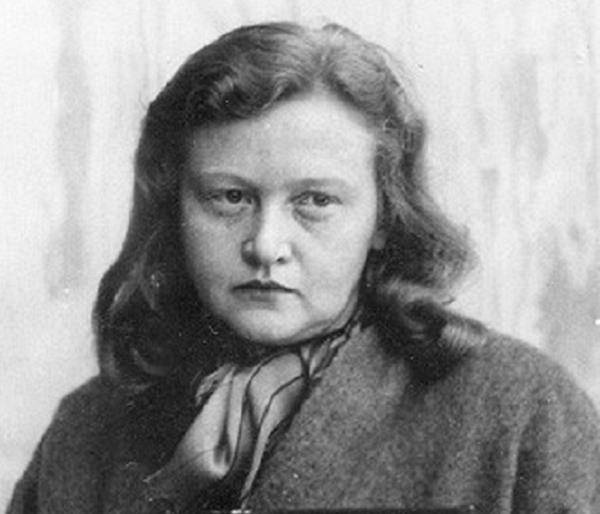 原创纳粹女魔头伊尔斯用人皮做工艺品为逃脱制裁勾引看守人员