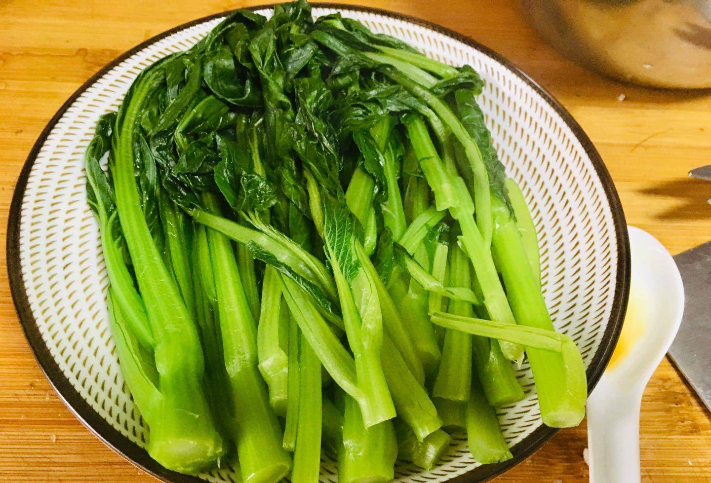 原创大鱼大肉必搭配此菜绿色蔬菜素炒菜心清爽可口简单易操作