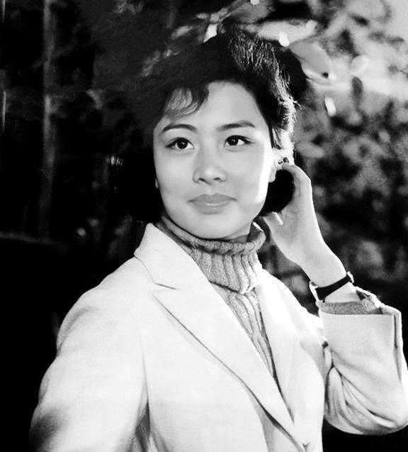 刘晓庆是大家都很熟悉的电影明星.80年代几乎都属于"刘晓庆时代".