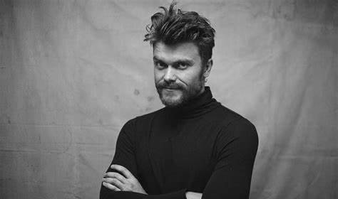 Алдошин)与乌军准将扮演者罗曼·塞米萨尔目前都已经上了前线