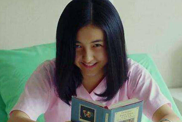 论戏中黑化的明星李沁的红裙龙葵的美瞳不如一个小孩的笑