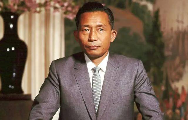 23岁的文世光:带5发子弹枪击朴槿惠总统的父亲,下场如何?