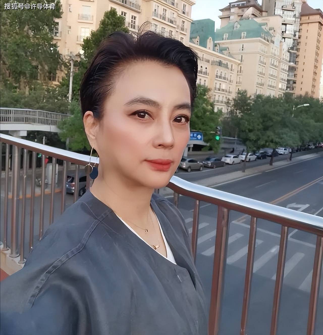 原创玉兔精李玲玉出过专辑拍过电视情路坎坷二婚嫁犹太老外